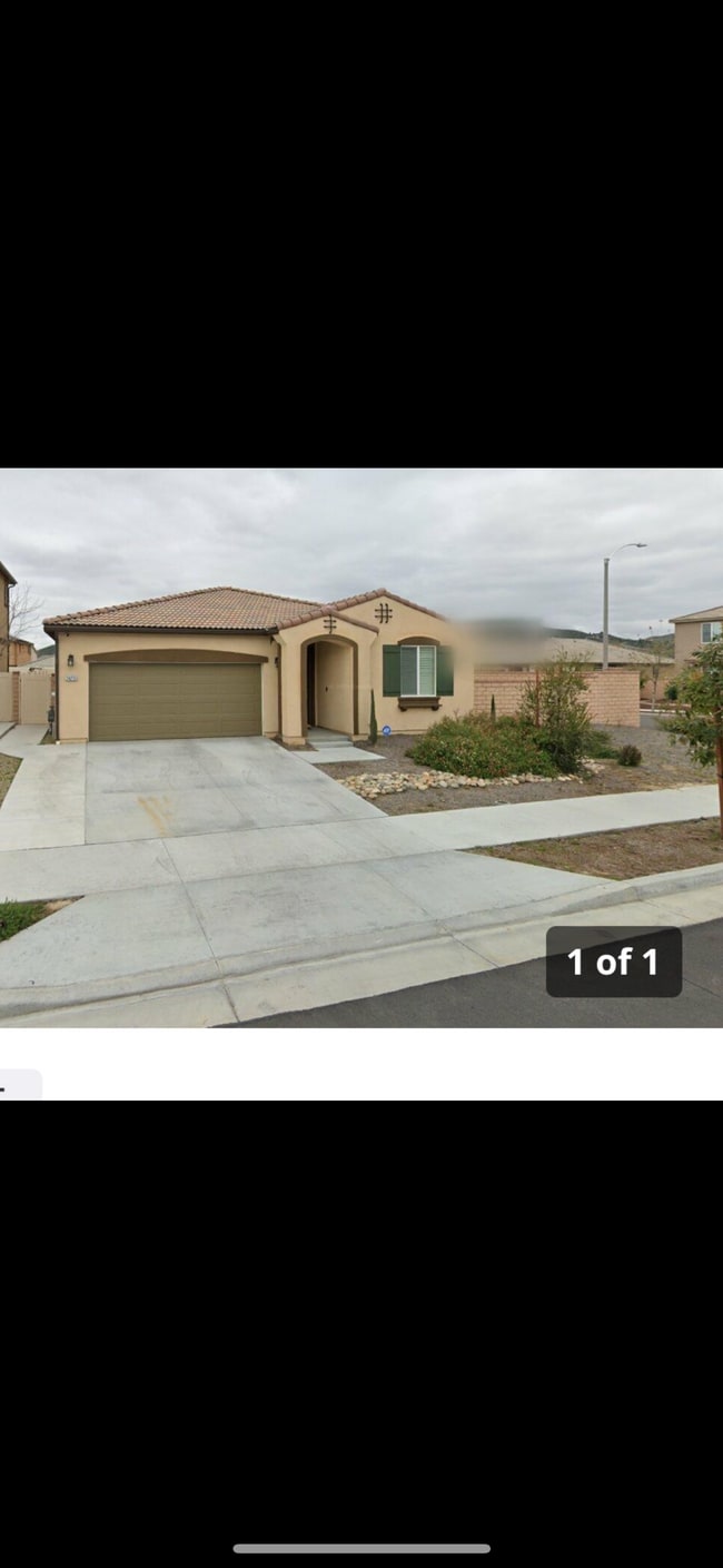 Building Photo - 24255 Insignia Dr