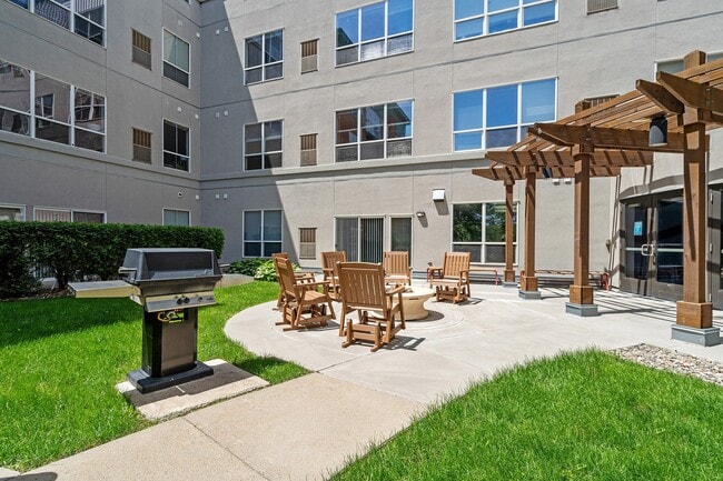 Building Photo - Riverview at Upper Landing