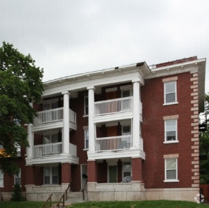 Building Photo - Oasis on Linwood