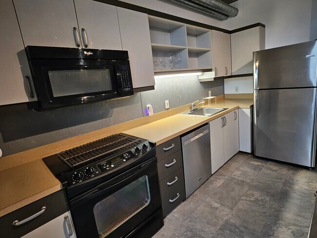 Kitchen - 411 NW Flanders St