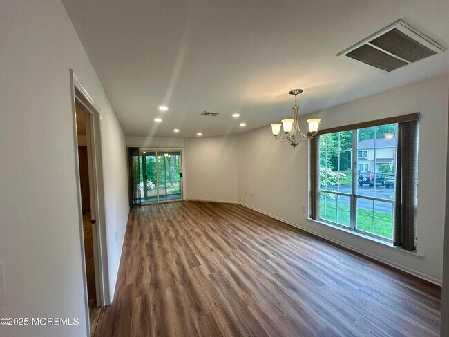 Building Photo - 143 Archery Ct