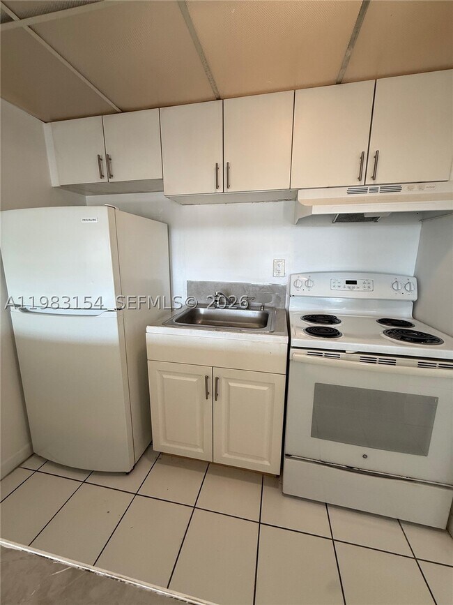 Foto del edificio - 251 NW 177th St