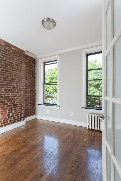 Building Photo - 246 Mott St