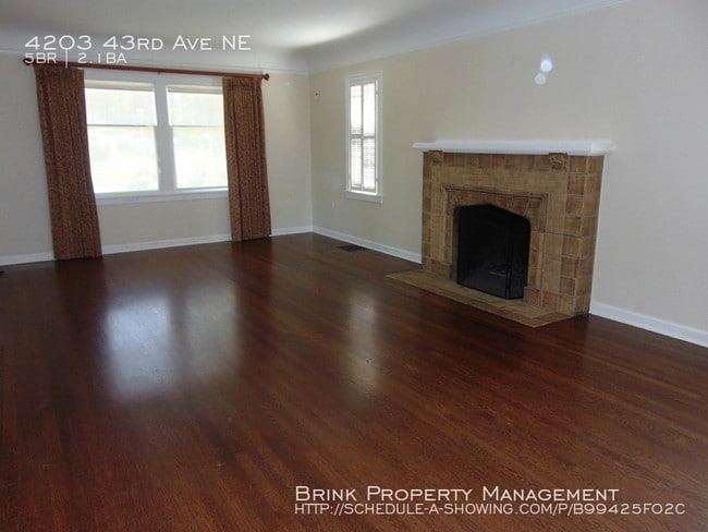 Building Photo - 4203 43rd Ave NE