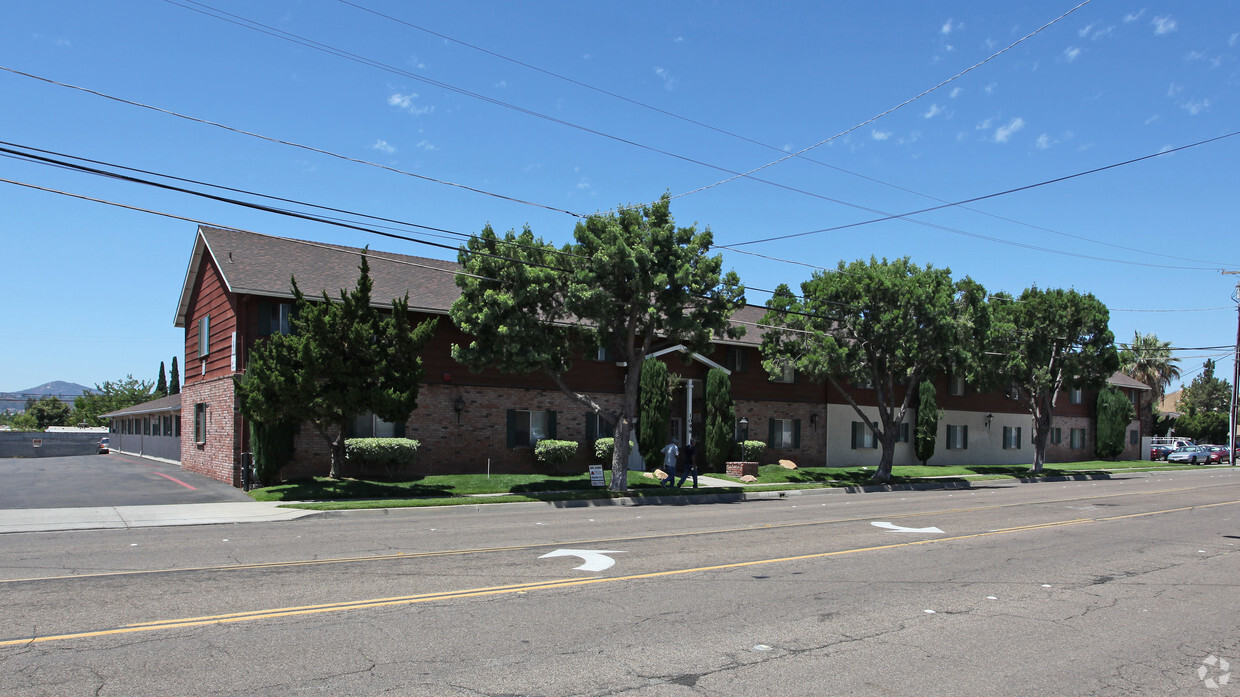 Foto del edificio - Colonial Gardens Apartments