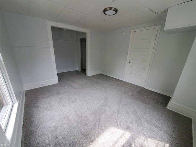 Building Photo - 1 br, 1 bath 4plex - 624 Lamberton St NE