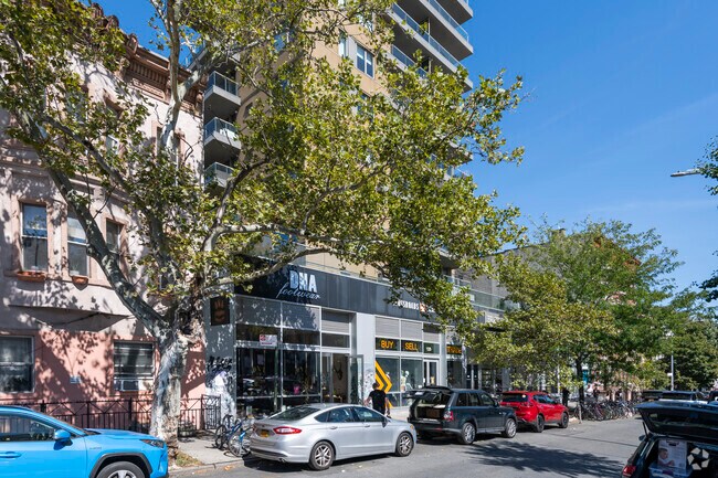 Building Photo - The Finger Building