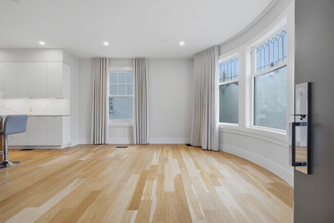 Foto del edificio - 126 Englewood Ave