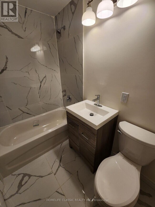 Photo du bâtiment - 5 Main St S