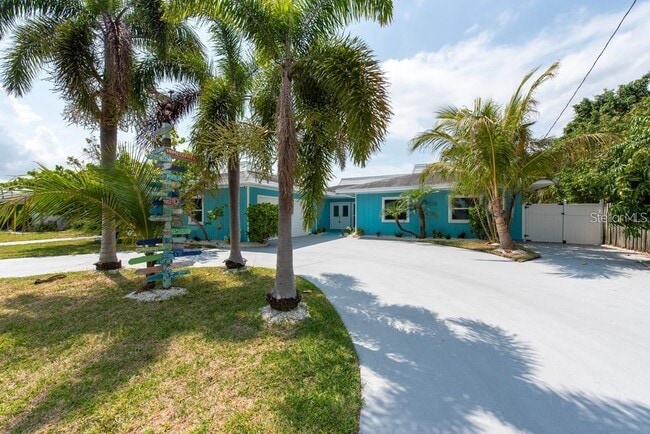 4643 Bay Crest Dr Tampa FL 33615 - 4643 Bay Crest Dr Tampa Fl Building Photo 