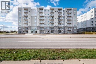 Building Photo - 1675 Banwell Rd