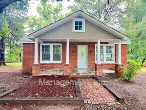 Building Photo - 216 Meade St