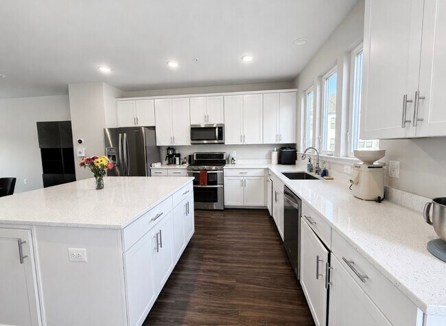 Building Photo - 3491 Cormorant Dr