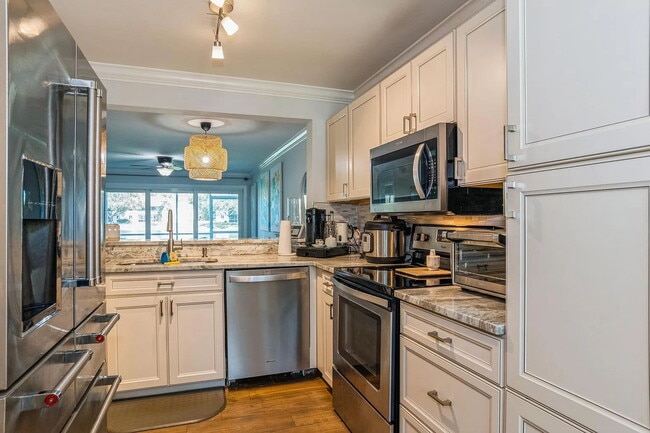 Building Photo - 250 Timber Lake Cir