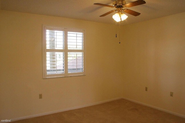 Building Photo - 2501 Marina Isle Way