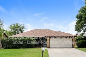 Building Photo - 928 Freestone Dr