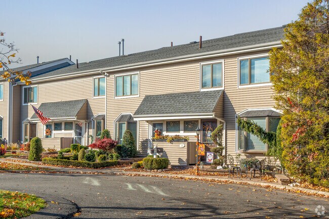 Foto del edificio - Woodbrooke Estates Condominiums