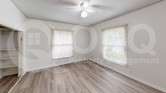 Building Photo - 7047 Red Bud Dr