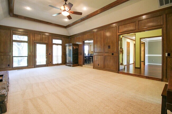Building Photo - Space Galore In This Jenks South East Home!