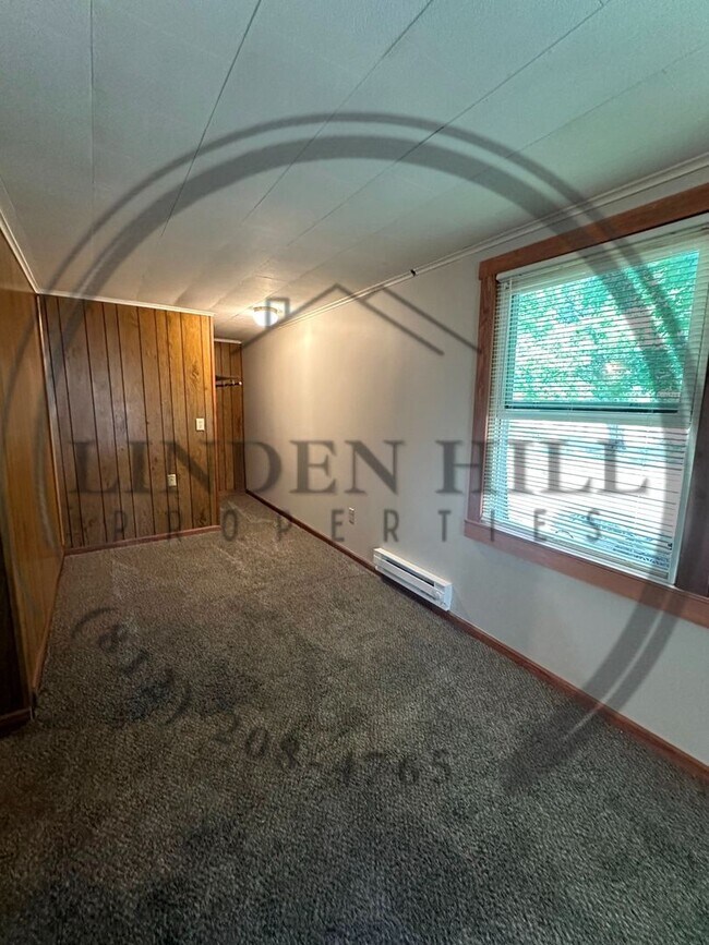 Building Photo - 707 3rd Ave