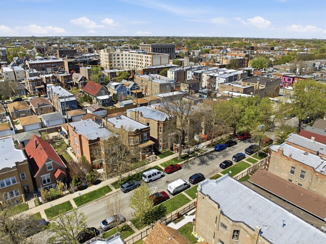 Foto del edificio - 1526 N Springfield Ave