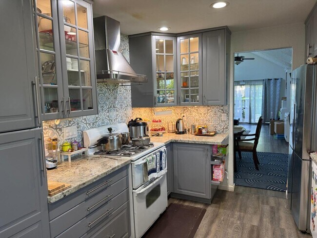 Foto del edificio - 7405 Maywood Dr