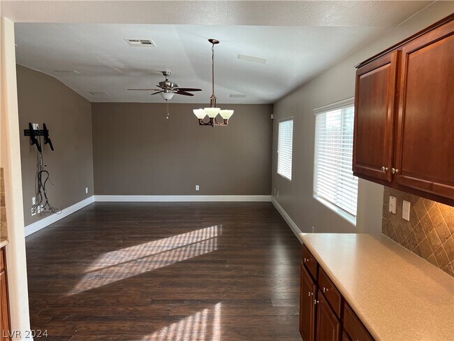 Building Photo - 7804 Corn Lily Ct