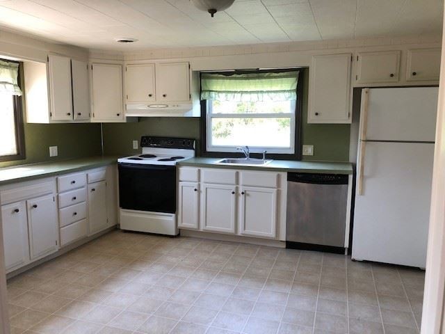 Building Photo - 46 Tritch Ln