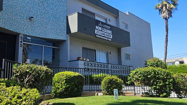 Foto del edificio - 545 Hayworth Ave