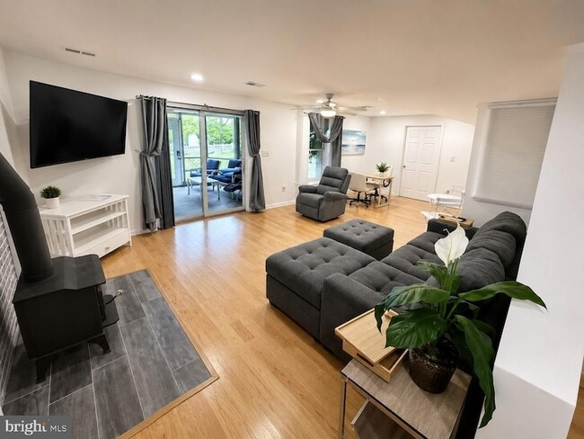 Building Photo - 14480 Woodstar Ct