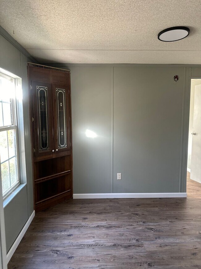 Building Photo - 251 Little Rd NW