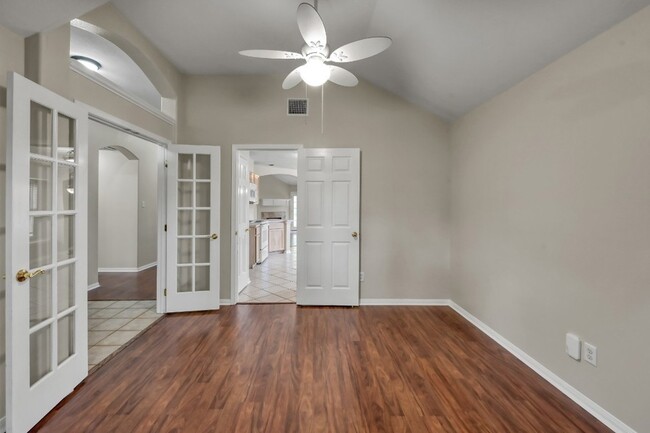 Building Photo - 319 Cape Conroe Dr