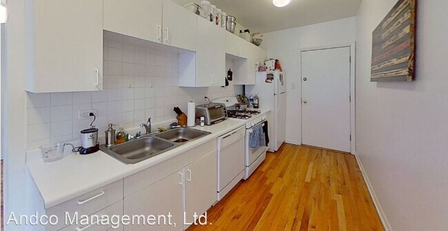 Foto del edificio - 1313 W Addison St
