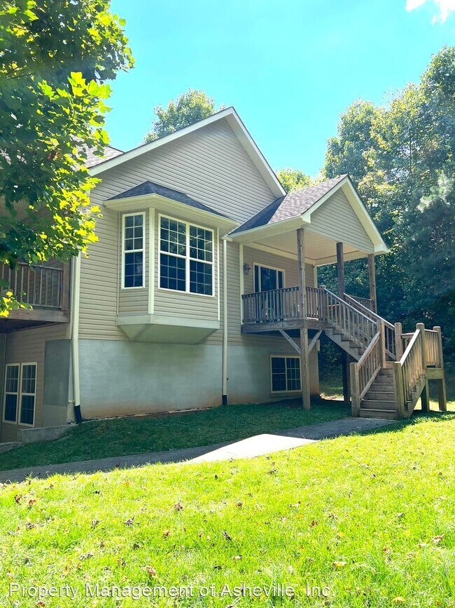 Building Photo - 4 br, 3 bath House - 32 Cub Rd.
