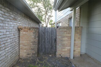 Building Photo - 6573 S Briar Bayou Dr