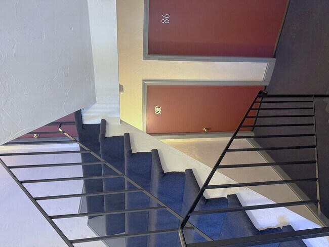 Building Photo - 83 Highwood Dr