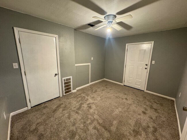 Foto del edificio - Updated Melrose Street Home