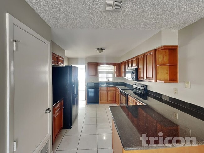 Building Photo - 1924 Derbywood Dr