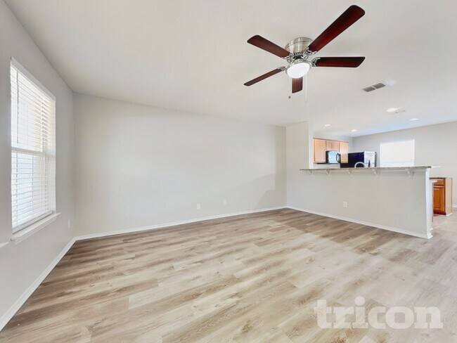 Foto del edificio - 160 Hinge Path