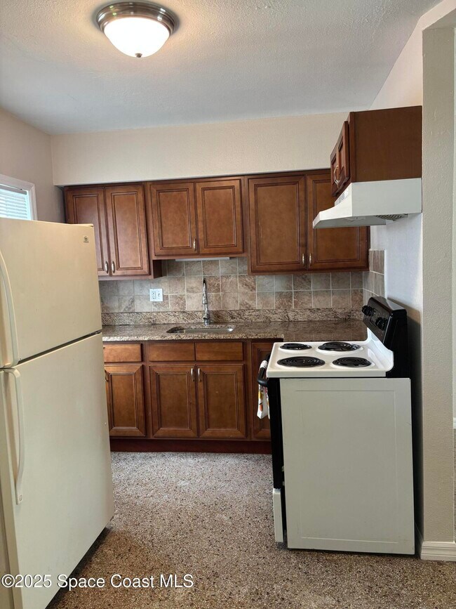 Foto del edificio - 1420 Avocado Ave