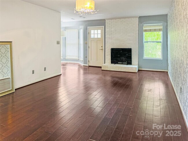 Foto del edificio - 8509 Golf Ridge Dr