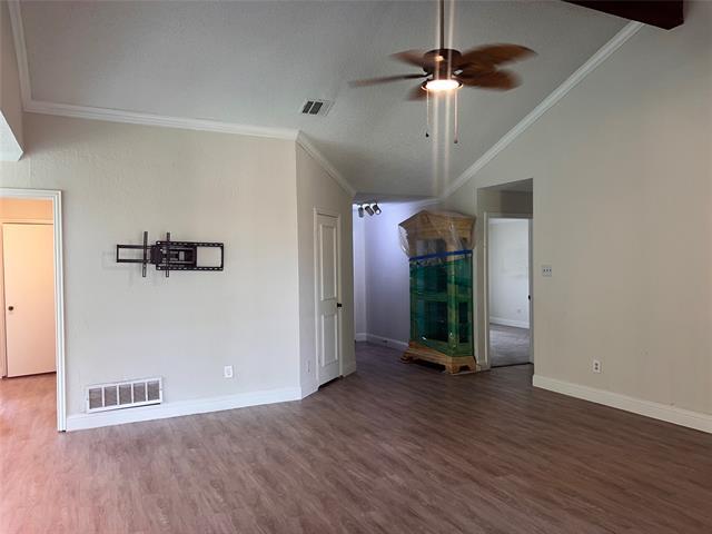 Building Photo - 1005 Bass Dr