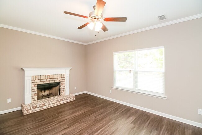 Building Photo - 412 Fieldcrest Dr