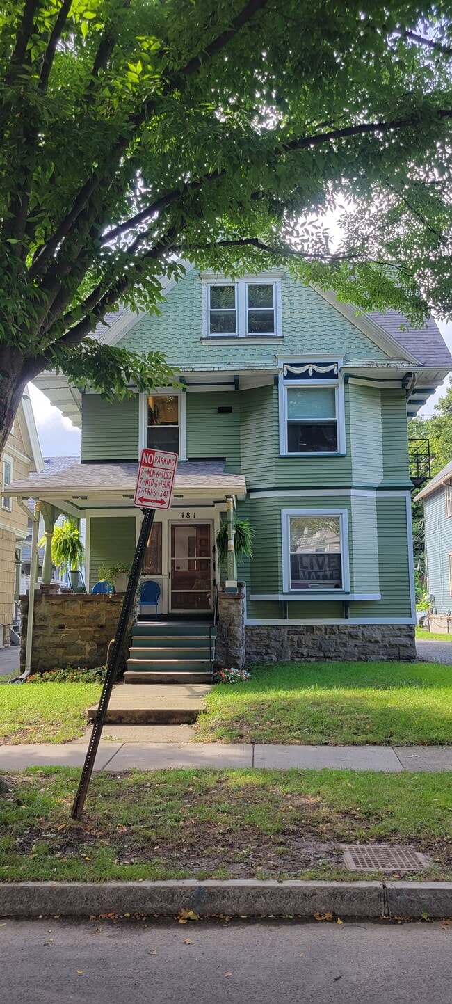 Building Photo - 481 Meigs St