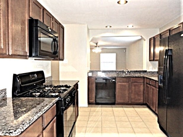 Building Photo - 2713 Sandberry Dr