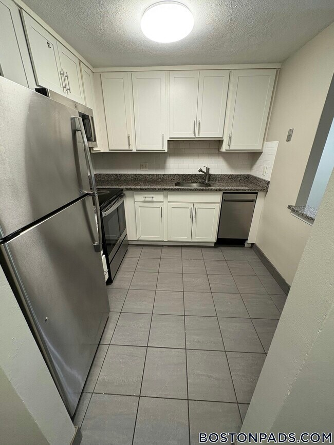 Foto del edificio - 16 Whites Ave