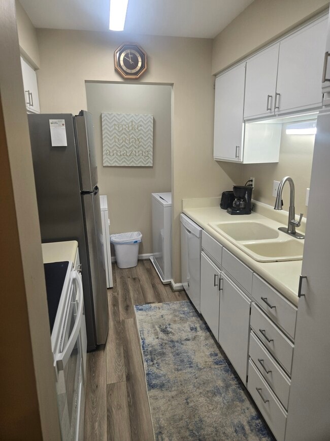 Kitchen - 110 Heywood Rd