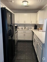 Building Photo - 1005 Sara Cir