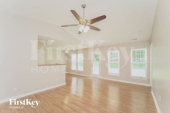 Building Photo - 246 Grayland Road