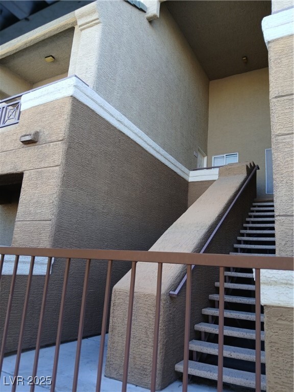 Primary Photo - 8070 W Russell Rd